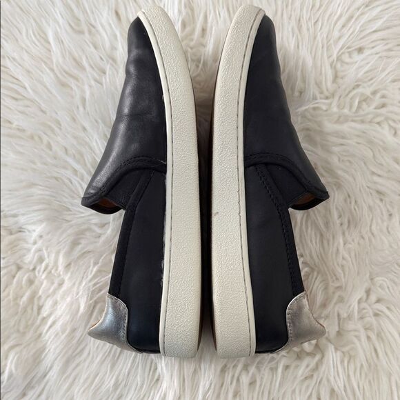 UGG Women’s Black Leather Slip-Ons Size 7.5 - Picture 7 of 8